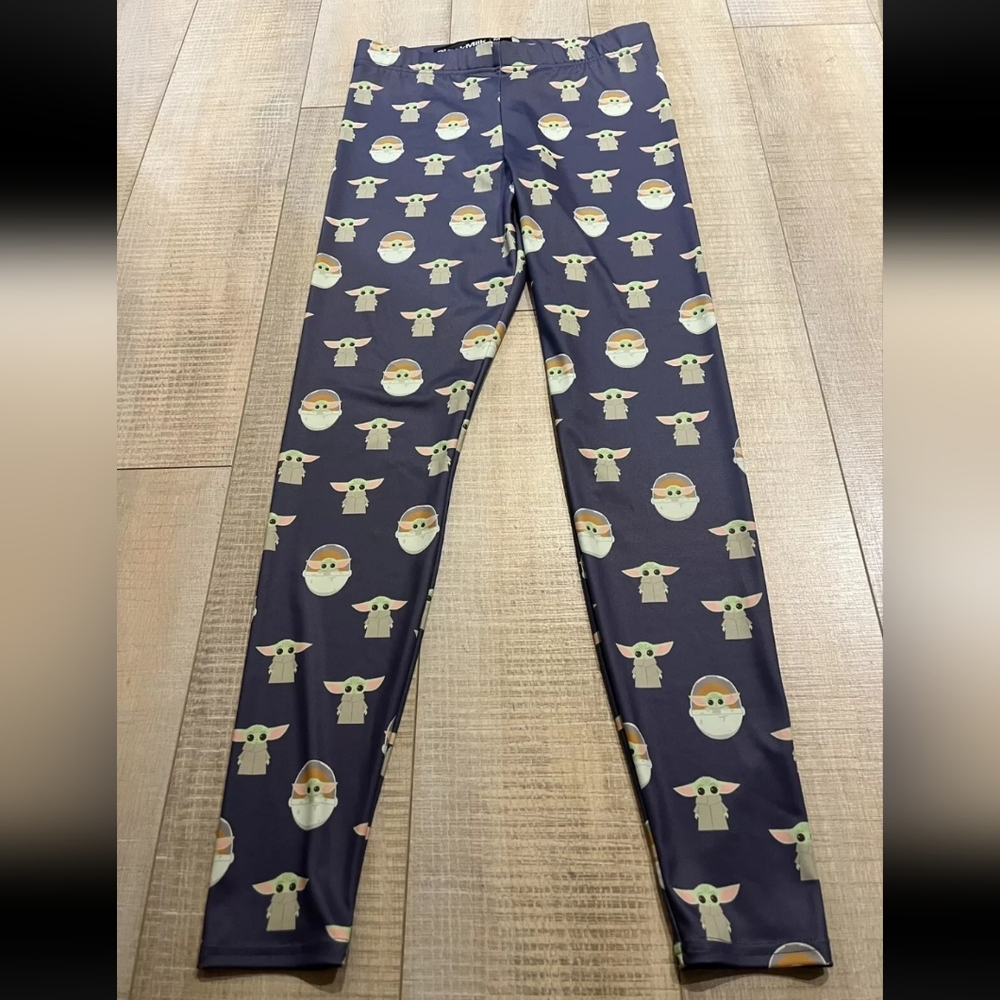 Blackmilk Star Wars Leggings Medium Grogu Mandalorian M